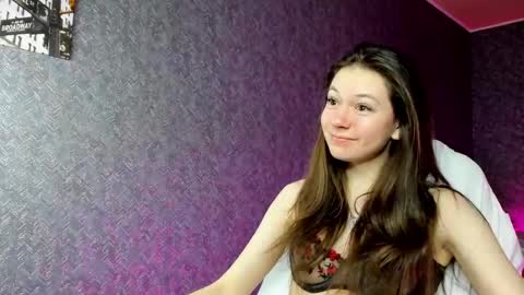 Snapshot of nicole_charm chatting on 12.26.24 GMT7TueWedThSu 0300am-0900am. Sa 1000am-0400pm online show from 12.26.24