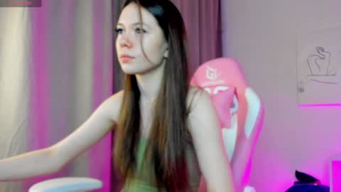 Snapshot of nicole_charm chatting on 02.05.25 GMT7TueWedThSu 0300am-0900am. Sa 1000am-0400pm online show from 02.05.25