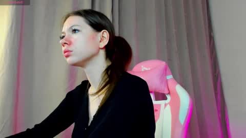 Snapshot of nicole_charm chatting on 02.09.25 GMT7TueWedThSu 0300am-0900am. Sa 1000am-0400pm online show from 02.09.25