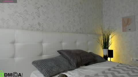 Snapshot of nicole_charm chatting on 09.11.25 GMT7TueWedThSu 0300am-0900am. Sa 1000am-0400pm online show from 09.11.25