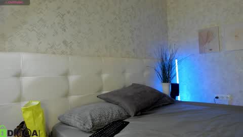 GMT7TueWedThSu 0300am-0900am. Sa 1000am-0400pm online show from 10.14.25