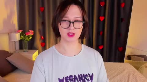 Nicole online show from 02.11.25