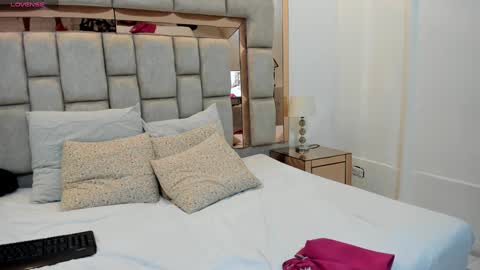 nicole_fisherr online show from 01.01.25