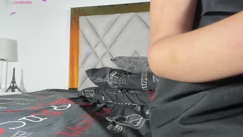 nicole_grace0 online show from 01.30.25