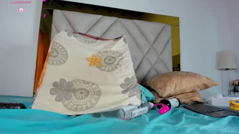 nicole_grace0 online show from 02.08.25