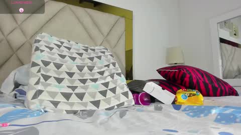 nicole_grace0 online show from 02.19.25