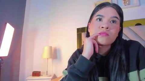 nicole_grace0 online show from 10.10.25