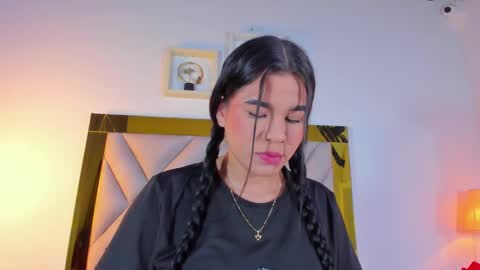 nicole_grace0 online show from 10.22.25