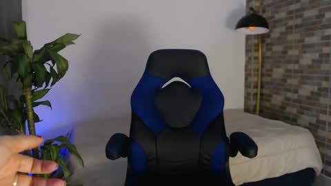 Snapshot of nicole_haley chatting on 09.25.25 Nicole Haley online show from 09.25.25