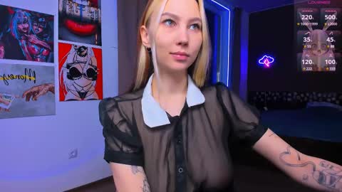Snapshot of nicole_matt chatting on 02.19.25 Nicole online show from 02.19.25