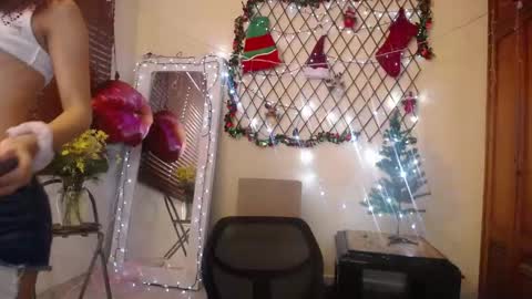 Nicole Santana online show from 11.24.25