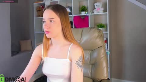 Nicole  My schedule for the week 2 GMT  9am-15pm  Mo Tu Th Fr online show from 03.16.26