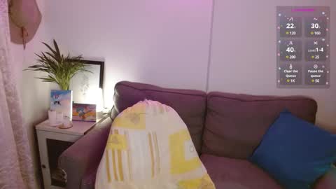 Nicole White online show from 03.04.25