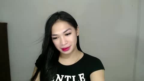 Snapshot of nicolecellini chatting on 01.12.25 NICOLE online show from 01.12.25