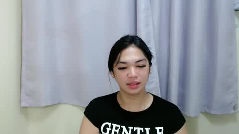 Snapshot of nicolecellini chatting on 02.24.25 NICOLE online show from 02.24.25