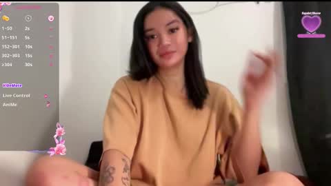 Snapshot of nicolecellini chatting on 09.21.25 NICOLE online show from 09.21.25