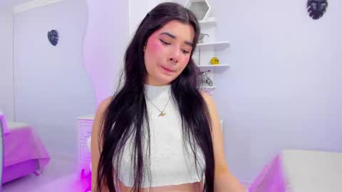 N I C O L E online show from 02.27.25