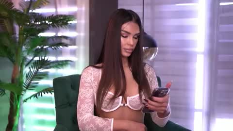 Nicole online show from 09.24.25