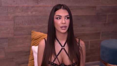 Nicole online show from 10.15.25