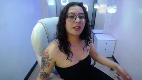 nicolee_8 online show from 09.17.25
