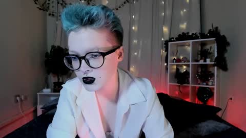 Nicole online show from 01.01.25