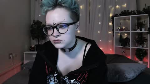 Nicole online show from 01.08.25