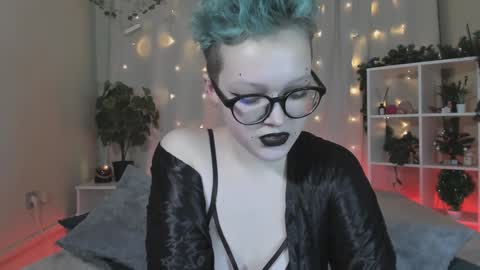 Nicole online show from 01.09.25