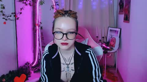 Nicole online show from 02.06.25