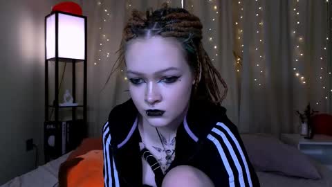 Nicole online show from 02.19.25