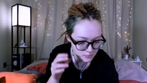 Nicole online show from 02.28.25