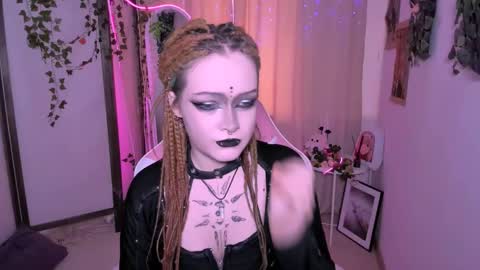 Nicole online show from 03.04.25