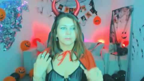 nicolehits online show from 10.31.25