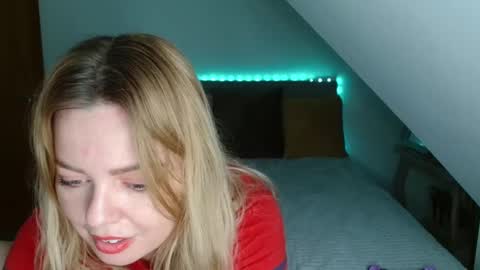 Snapshot of nicolelinharts chatting on 12.16.24 Birthday online show from 12.16.24