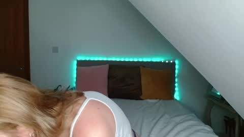 Snapshot of nicolelinharts chatting on 12.21.24 Birthday online show from 12.21.24