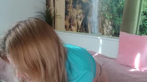Snapshot of nicolelinharts chatting on 01.30.25 Birthday online show from 01.30.25