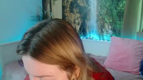 Snapshot of nicolelinharts chatting on 02.03.25 Birthday online show from 02.03.25