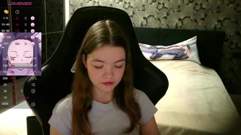 Snapshot of nicolemeew chatting on 12.12.24 NicoleMeew online show from 12.12.24