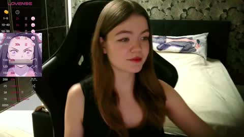 Snapshot of nicolemeew chatting on 12.18.24 NicoleMeew online show from 12.18.24
