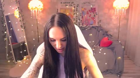 Snapshot of nicolemerz chatting on 06.07.26 Nicole online show from 06.07.26