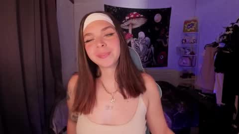 Nicol independent model online show from 09.08.25