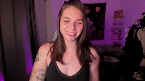 Nicol independent model online show from 09.14.25