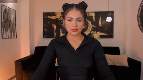 Nicole Sanz online show from 03.10.25