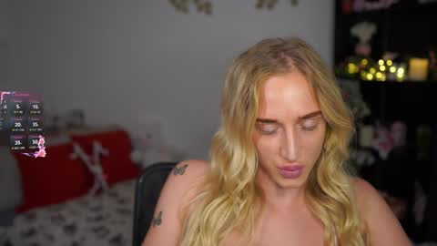 nicolette__shea_ online show from 12.20.24