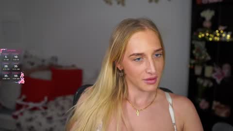 nicolette__shea_ online show from 01.03.25