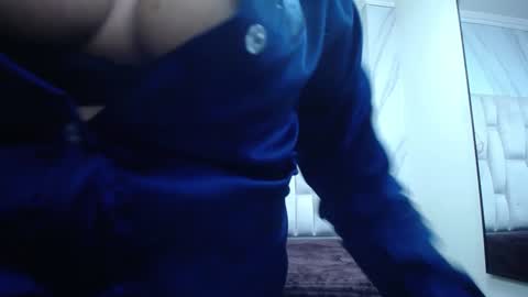 NICOL-JARAMILLO online show from 01.07.25