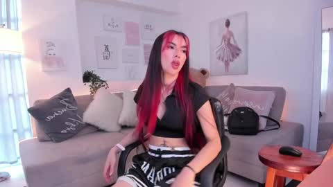 Snapshot of nicolle_foxy chatting on 02.19.25 Nicolle online show from 02.19.25