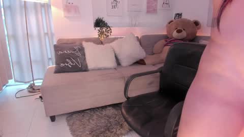 Snapshot of nicolle_foxy chatting on 02.26.25 Nicolle online show from 02.26.25
