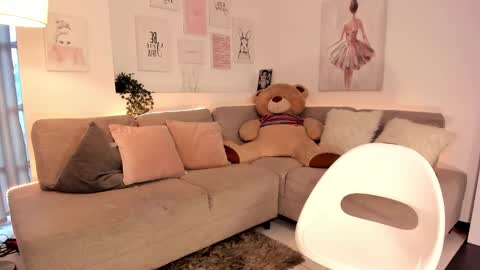 Snapshot of nicolle_foxy chatting on 03.06.25 Nicolle online show from 03.06.25