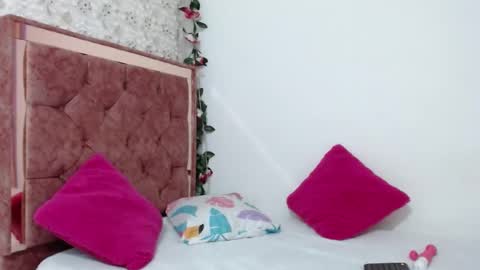 nicolle gomes online show from 09.12.25