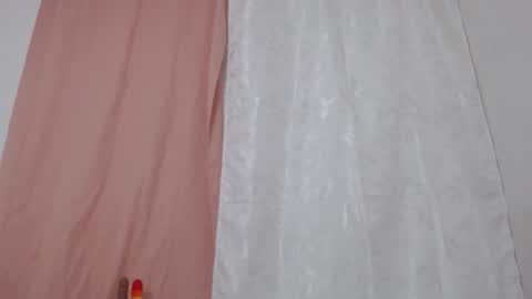 nicolle gomes online show from 09.22.25